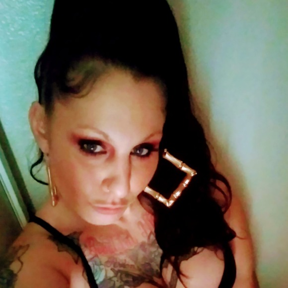 Meet your Posher, Nikki - Picture 1 of 1